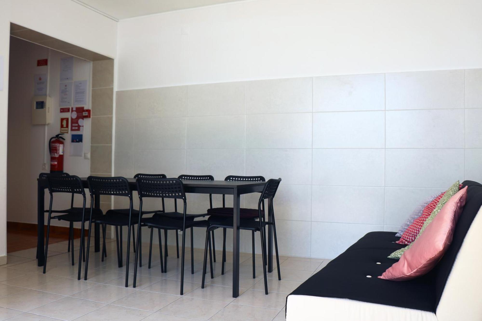 Hostal Jjs Yard 2 *
